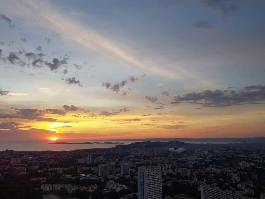 Superbe Appartement 2 Chambres Avec Vue Sur La Mer Et La Montagne Marsilia Exterior foto