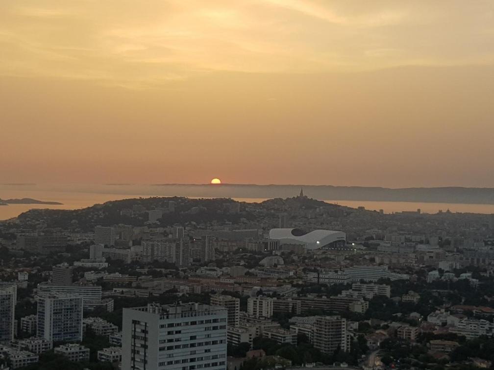 Superbe Appartement 2 Chambres Avec Vue Sur La Mer Et La Montagne Marsilia Exterior foto
